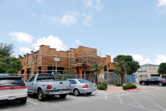 10 year old Restaurant with Stucco Facade