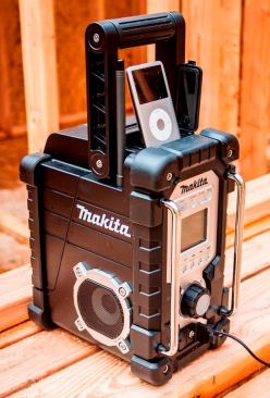 Makita’s LXRM0B3 is taller and narrower than the average jobsite radio and the speakers are placed on the sides.