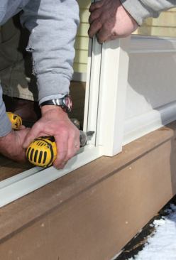 Next I install F-channels along the posts, again checking to make sure that the top and base tracks are perfectly aligned.