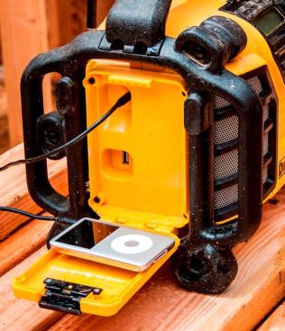 The storage box on the left of the unit contains an auxiliary input (top) and a USB port for charging media players and phones. It’s large enough (just barely) to hold a Samsung S3 in an Otterbox case. The author usually leaves the box open so he can access the media player.