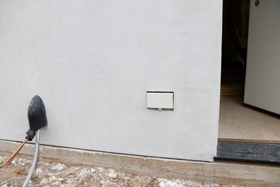 And here’s the finished look on this nearly completed house. Flush, unobtrusive, nice!