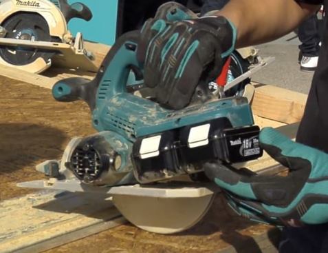 Makita unveiled their
dual battery 7 ¼-inch circular saw at the STAFDA show but no one could touch it because it was a prototype and was being kept under glass. Not so the World of Concrete; the company brought production models and anyone who wanted could try them out.