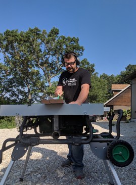 The built-in wheel kit on the stand was great for rougher terrain like coarse gravel and it made load-in/load-out much easier than lugging a saw body.