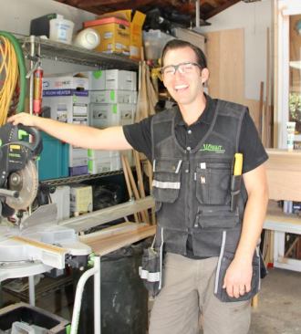 This is a great vest for use in the shop or by a finish carpenter. I’d frame in it but then I only do occasional light framing. A full-time framer would be better served by a traditional belt. That green lettering above the left chest pocket is my company logo – there was space so I had it embroidered there.