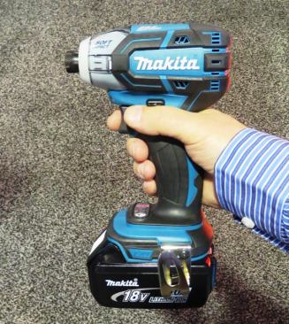 This looks like an impact driver, but it’s not. It’s Makita’s new Oil-Impulse Driver (XST01Z), which uses a hydraulic mechanism to drive like an impulse driver without producing anywhere as much noise. For more on this tool and the technology behind it see 
Makita Oil-Impulse Driver.