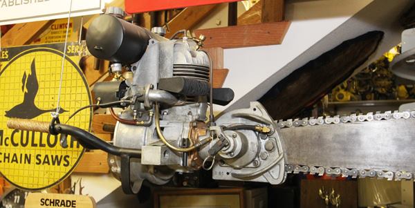 Unable to get parts from STIHL after the start of WWII, U.S. companies began to knock off their designs. This 1940 Titan saw is a copy of the STIHL B2Z.