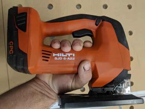 The grip and saw layout are terrific. The top handle could be custom made for my hand. And, I can grab the bottom like a barrel grip tool when I cut upside down, which I do frequently.