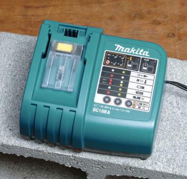 Chargers. All nine battery chargers are diagnostic, but some are faster and more sophisticated than others. Makita’s fancooled 30-minute charger indicates an 80 percent charge so you can finish a job without waiting unnecessarily, and you can select a beep or a ring tone that announces a full charge. A spring-loaded plastic cover protects the terminals.