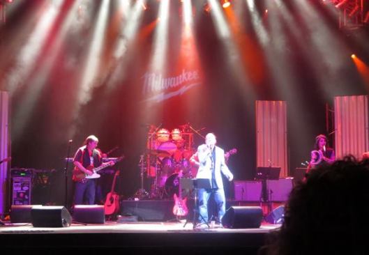 Milwaukee held its event in the main room at The House of Blues. The band—a mix of professional and amateur musicians—was excellent. The pros live in the Milwaukee area; the amateurs work for Milwaukee Electric Tool. There was an ever-changing cast of characters on the stage and I recognized a few from the tool company.
