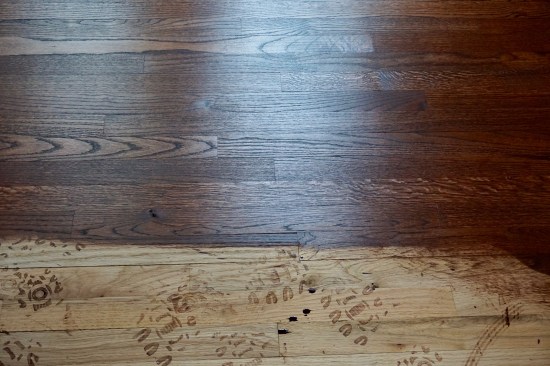The pad absorbs the excess oil.