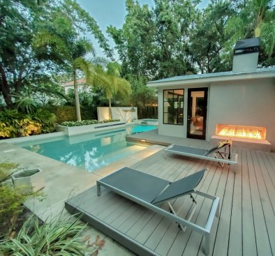 This is the outside view of the same Acucraft fireplace seen in the top photo.