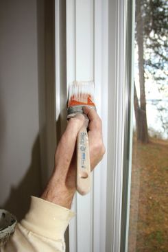 When bristle marks are undesirable, a straight brush is the best choice. 