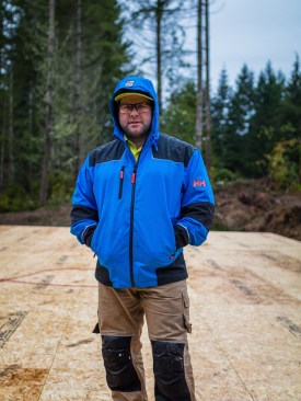 The Chelsea Shell jacket from Helly Hansen features Cudora Fabric on the shoulder, elbows, sleeves and hips - common wear-points for work coats.