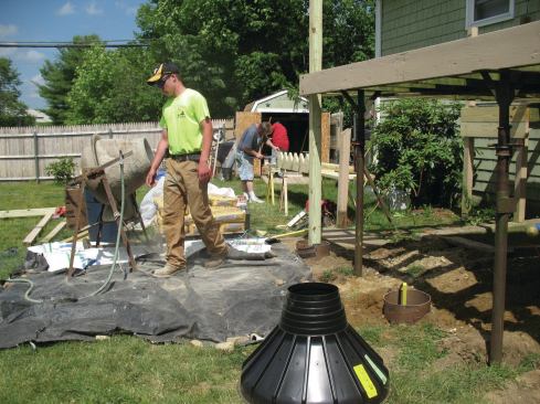 To increase a pier’s bearing area without adding a lot to the total volume—and weight—of concrete needed to build it, many deck builders add a wide-base form to their standard cardboard-tube footing forms.