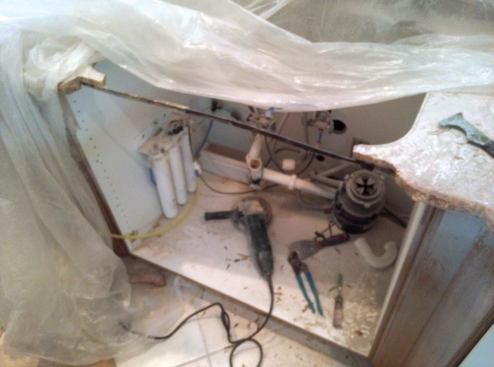 If the countertop has cracked extensively, prying the rod may result in the granite pieces falling away. In such cases, it's best to reinforce the granite before putting any pressure on the rod.