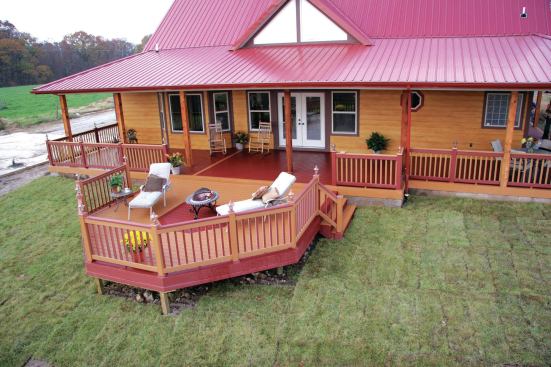 Many decking manufacturers offer railing systems that complement or match the colors of their decking. Usually rail parts are packaged separately, making it easy to match the balusters and rail cap with one color of decking, and the posts and rails with another, as shown with these MoistureShield composite products. 