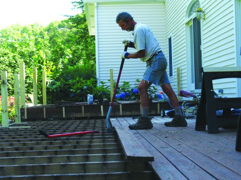 The Duckbill Deck Wrecker features a reversible head for forward or backward decking removal.