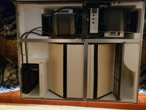 The inside of the Intelli-Balance 100 ERV is shown above. External controls on the unit allow the installer or owner to set the intake and exhaust airflow independently, allowing the house to be placed under a slight positive or negative pressure if desired. The unit accepts either a MERV 8 or a MERV 13 filter.