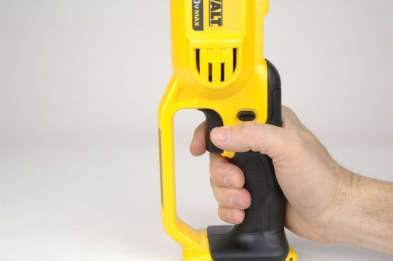 DeWalt’s handle provides knuckle protection, but because you have to hold the trigger on, you can’t move your rear hand to choke up for a different grip. Having your hand stuck at the back of the grinder (plus its extra length) costs the tool some maneuverability.