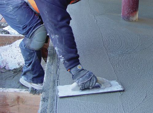 Keep float blades as flat as possible to avoid sealing the top surface. Sealing the surface can trap escaping bleedwater and air bubbles directly below surface, which can cause blisters and delaminations.