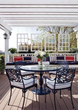 The author's "wall of floating windows" has become a signature detail on her decks.