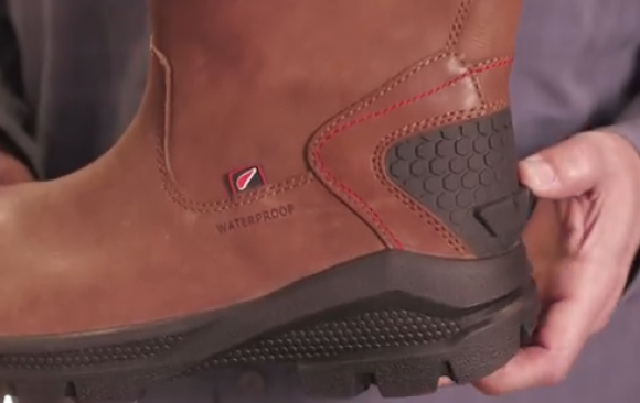 Note the rubberized kick plate on the back of this pull on boot.