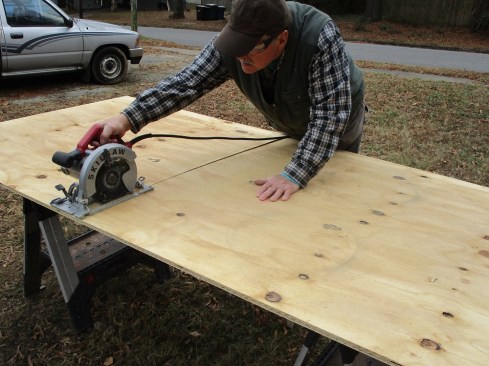 The left-bladed Southpaw offers right-handed users a clear line of sight, especially useful for cutting plywood.