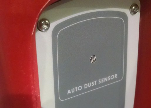 When set on "auto" mode, a dust sensor on the BuildClean unit senses the particulate concentration in the surrounding air and adjusts fan speed accordingly. The unit will also step up the fan speed as the pre-filter becomes caked with dust, so you are able to maintain a constant rate of airflow without having to fuss with the unit through the course of a job.