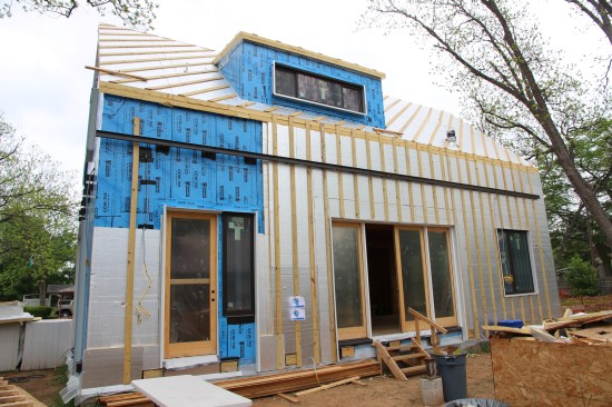 Another home built by the author is a the “Perfect Wall” house. The house is framed and sheathed, without overhangs and the entire shell sealed with a peel-andstick membrane.