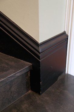 Gary Katz photographed an elegant example of matched profiles on a stair-to-base transition in a historic landmark home in Indianapolis. (Photo courtesy of Gary Katz)