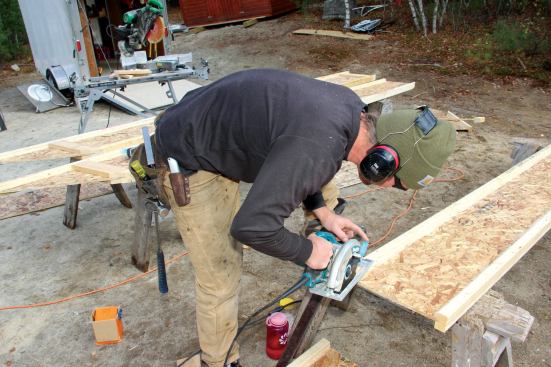 To make a pattern for the lower rafters, the author first made a seat cut based on the roof pitch.