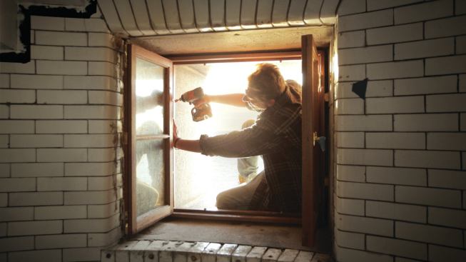 Modern replacements were built for the original oak-framed casement windows.