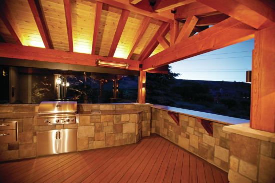 Gentle indirect lighting is provided by light bars installed in the rafter bays, and by unobtrusive fixtures mounted on the patio cover’s corner posts. 