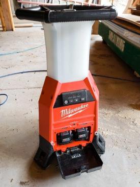 Milwaukee M18 Radius site light has a built-in dual battery charger.