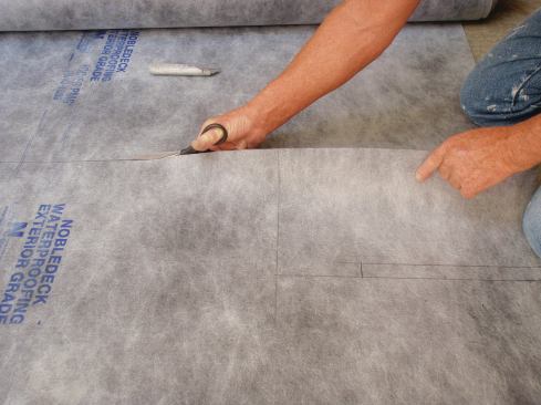 Cut the membrane sheet to size using a pair of sharp scissors.