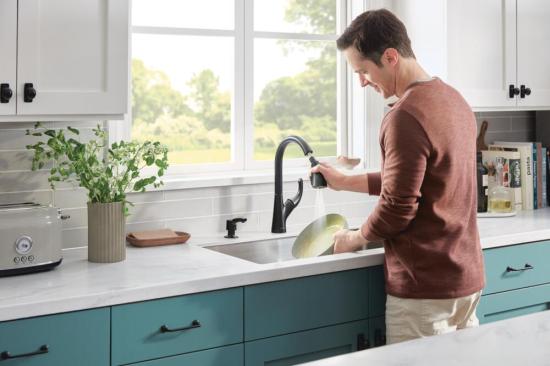Single-Handle Pulldown Kitchen Faucet