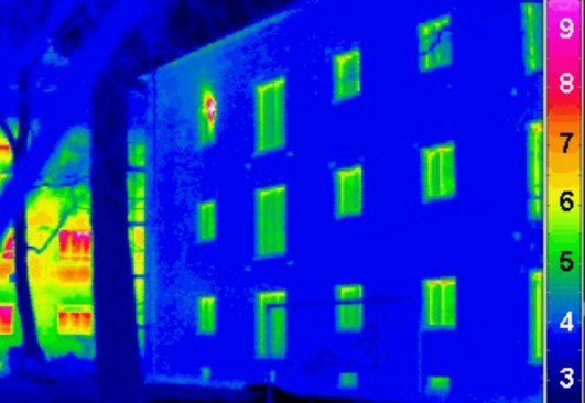 The thermal envelope on this house has been built specifically to reduce thermal bridging and shows no heat loss through the framing. (There is one obvious air leak around the window on the upper left of the facade, though ... not to be confused with the house across the street.)