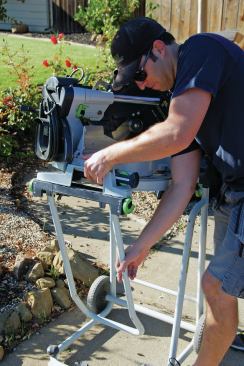 Setting up is a snap: The saw quickly swings up into the cutting position, the wings easily connect by hand, and a single leg swings down from each wing for support at the ends.