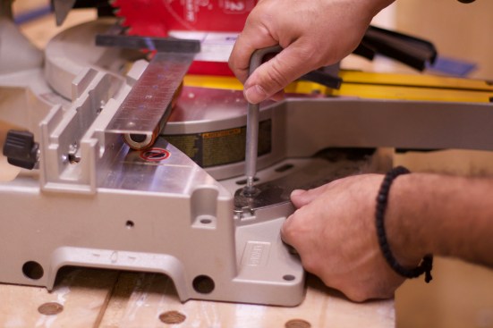 Lock the head in place and then tighten all the screws on the detent plate.