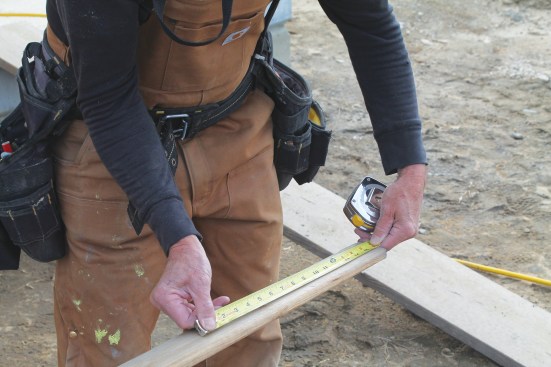 For shorter lengths, use the tape’s hook to mark the cut.