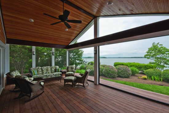One major advantage of a retractable screen is that it can be used on an opening as wide as 24 feet, eliminating the intermediate posts that are needed for fixed screens and that would otherwise interrupt the view. It is also less expensive to frame and trim one large opening than several smaller openings.