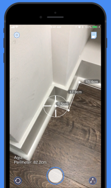 PLNAR's interface while the user measures their home.