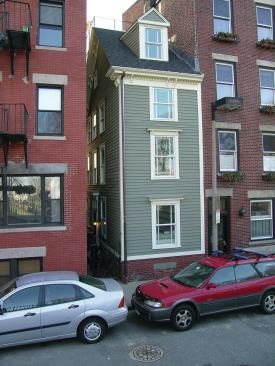 The history of the Skinny House in Boston’s North End is sketchy, but it’s said to have been the builder’s way of putting the squeeze on his brother, who had previously built a much larger house on the back portion of the same jointly-owned lot.
