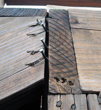 Toe-nailed stringers are less susceptible to withdrawal, but the connection can still fail as the framing ages and is structurally compromised.