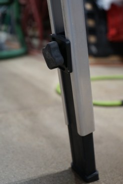 Each leg can be adjusted individually to create a stable setup on the most uneven of terrain.