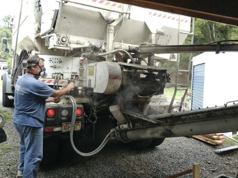 From the control panel, located at the rear of the mixer, the operator can view all of the materials and make adjustments.