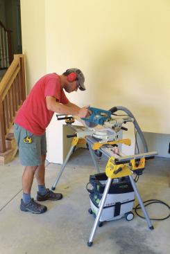 The author’s complete rig includes a compact DeWalt stand and a Festool vacuum.