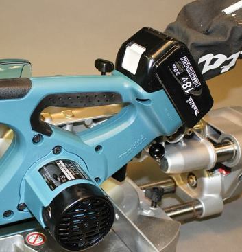 The short-lived first generation of cordless miter saws took 24-volt batteries; this new saw takes the same 18-volt lithium-ion batteries as other Makita tools.