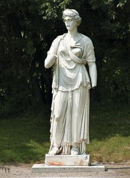 While the unrestored statue of Juno cut a majestic figure, 2,000 years of wear and tear had left their mark, adding considerably to the challenge of moving the 6-ton figure.