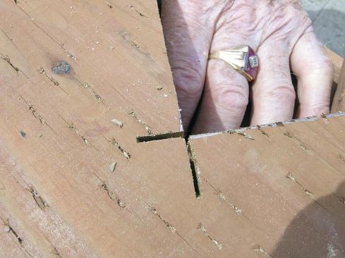 Don’t overcut the jack notches with a circular saw, as shown here. It weakens the jack. Cut just up to the intersecting lines.